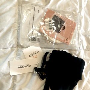 BRAND NEW Hands Free MOMCOZY Adjustable Breast-Pumps Holding and Nursing Bra